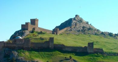 Экскурсии в Генуэзскую крепость в Судаке из Оползневого 2022