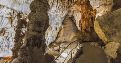 Экскурсии в `Мраморная пещера` из Оползневого